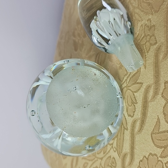 Vintage Perfume bottle with stopper art glass unmarked - Picture 7 of 8